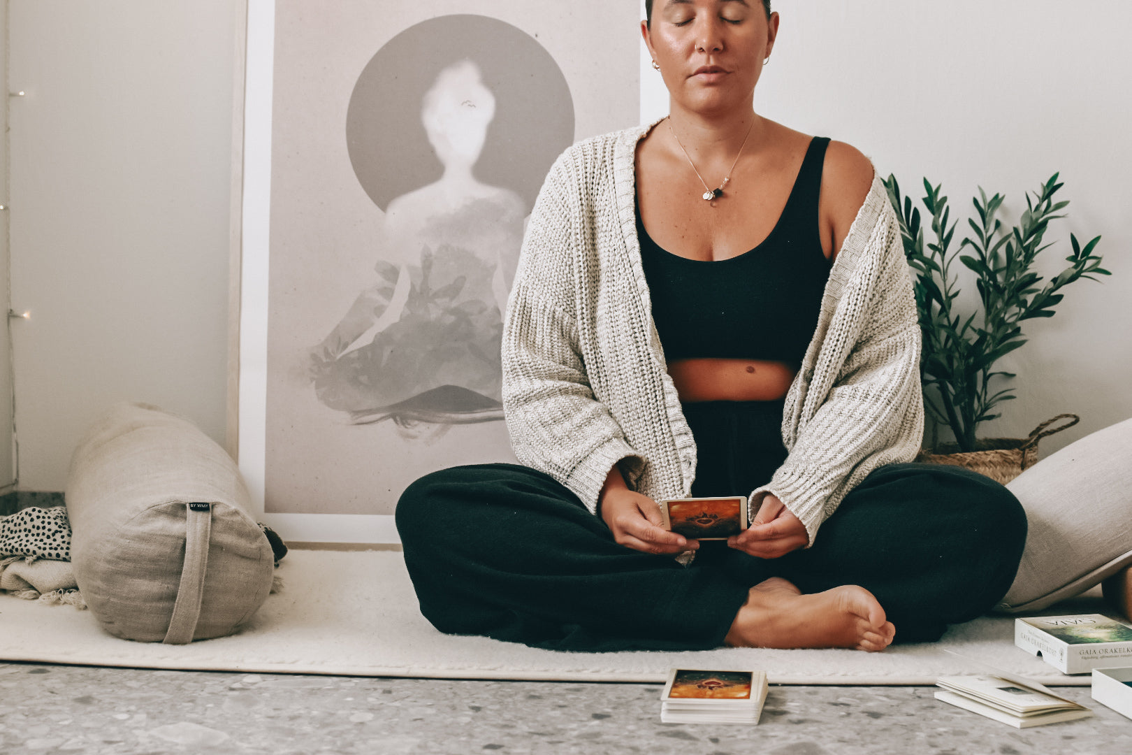 30 min   Yinyoga för avslappning/healing (Inkl guidning med orakelkort)