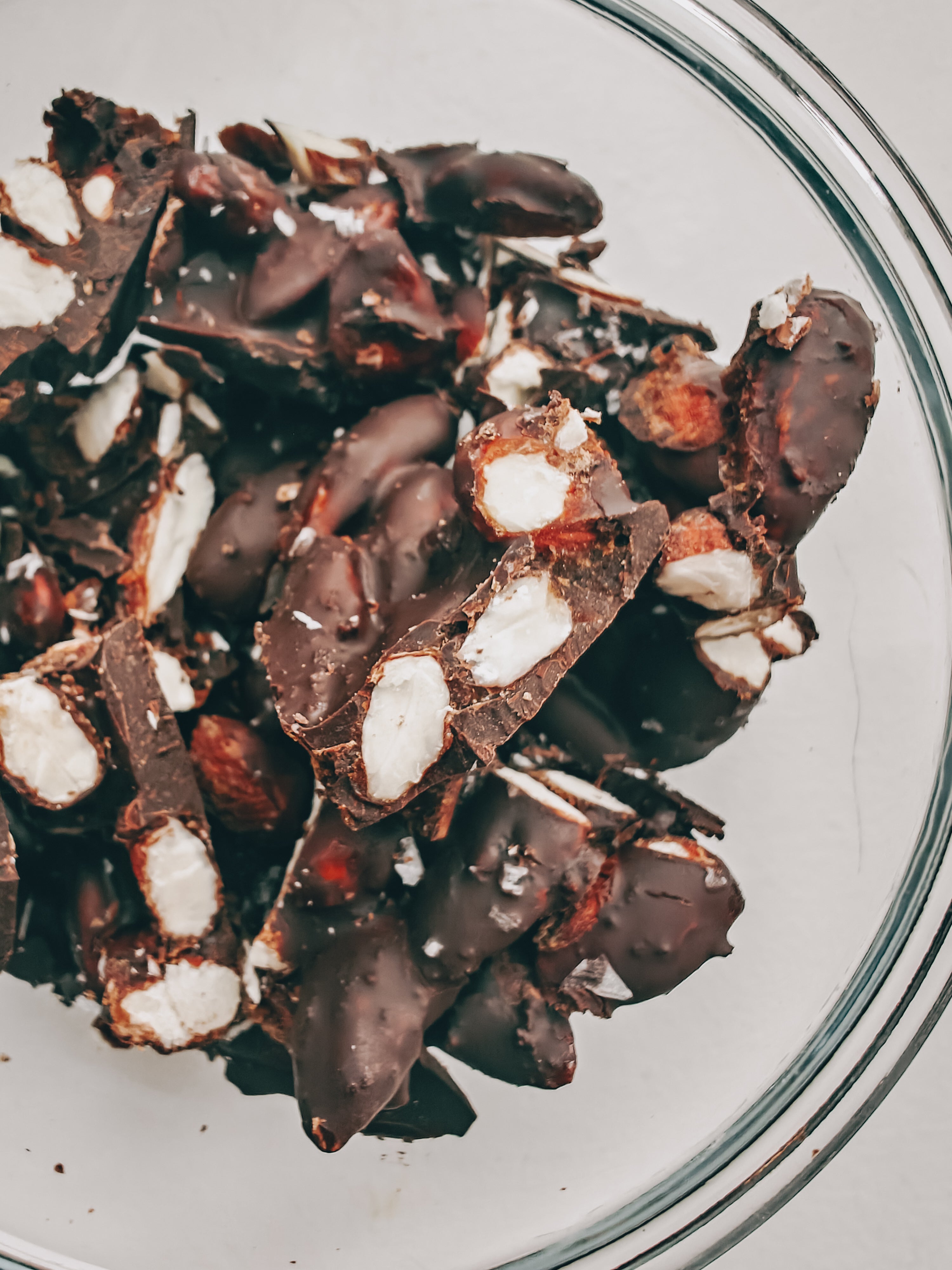 Kanderat mandelbräck med choklad