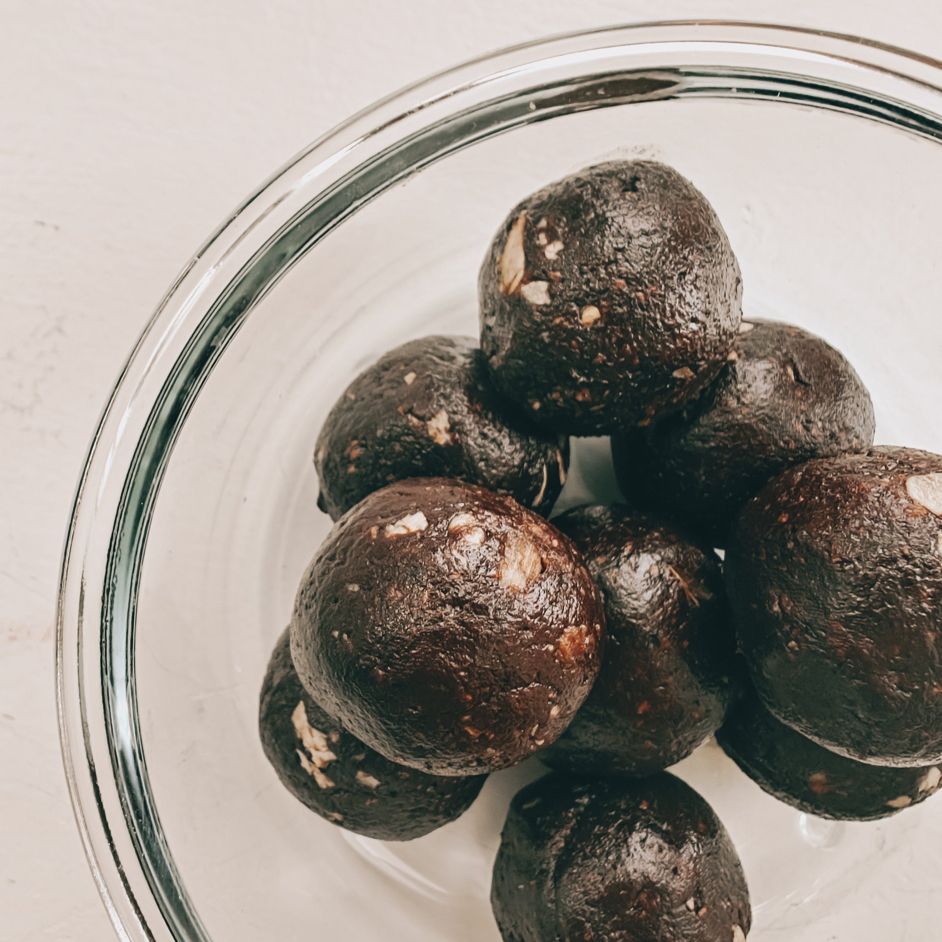 Chokladdadelbollar med brynt smör