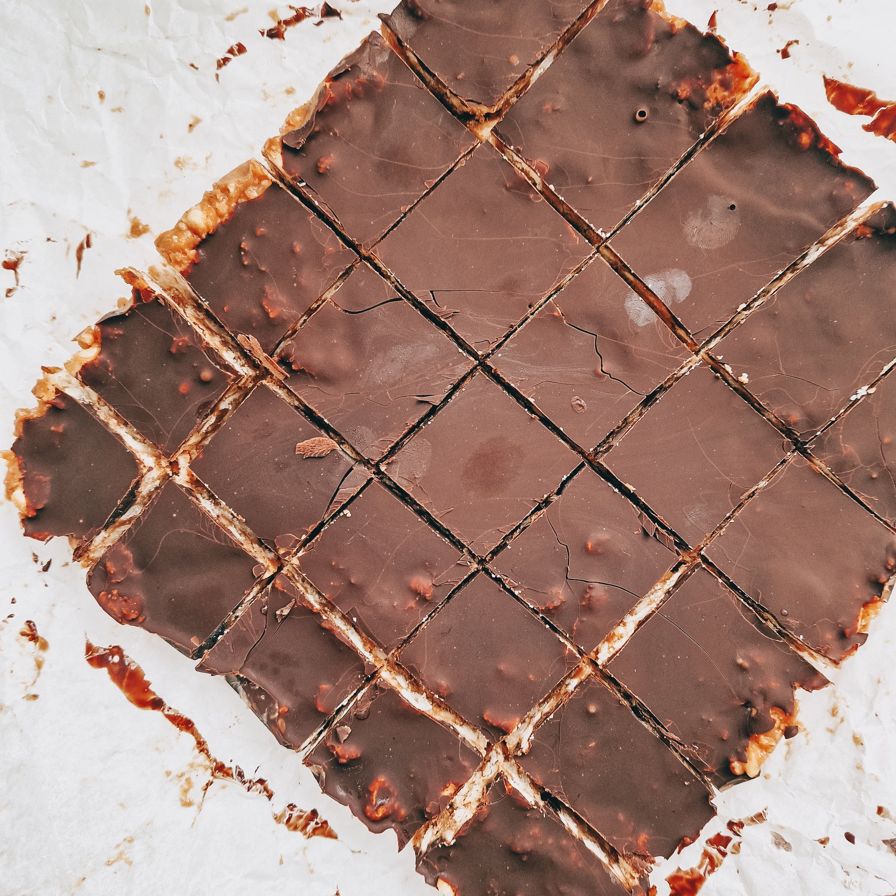 Majskaksbars med jordnötssmör och choklad