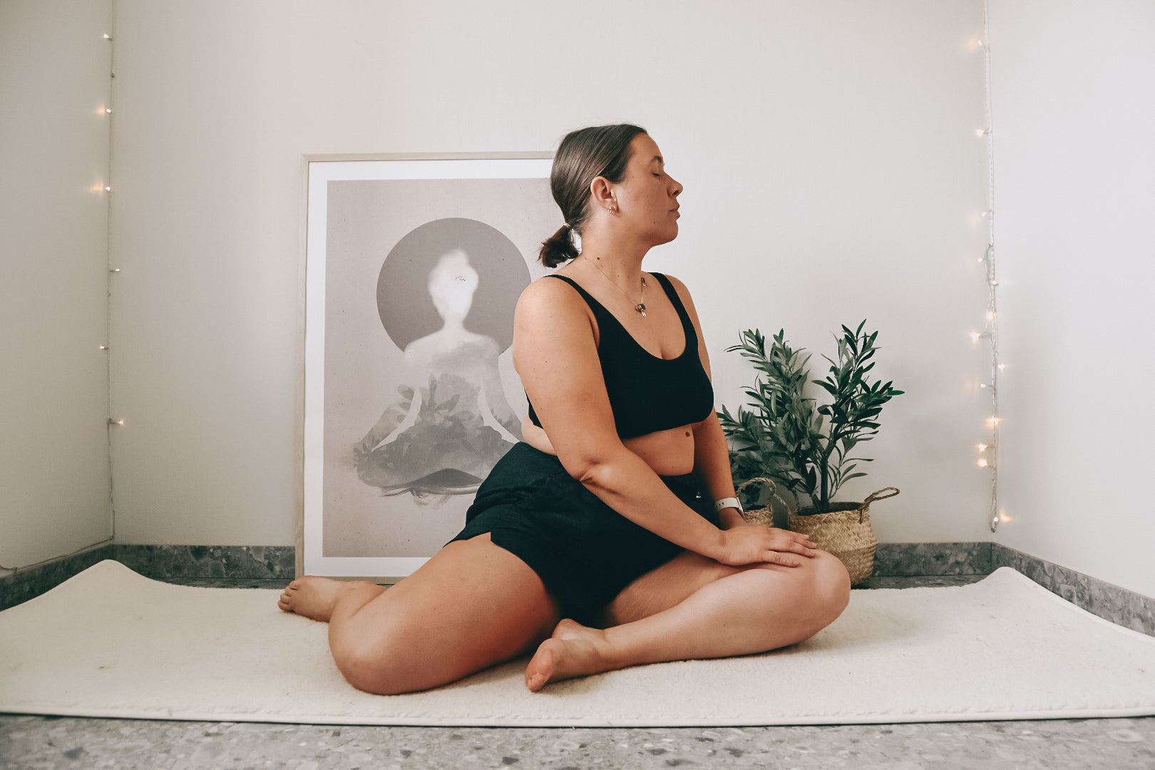 5 min - Yinmeditation i soffan (Rådjurets position)