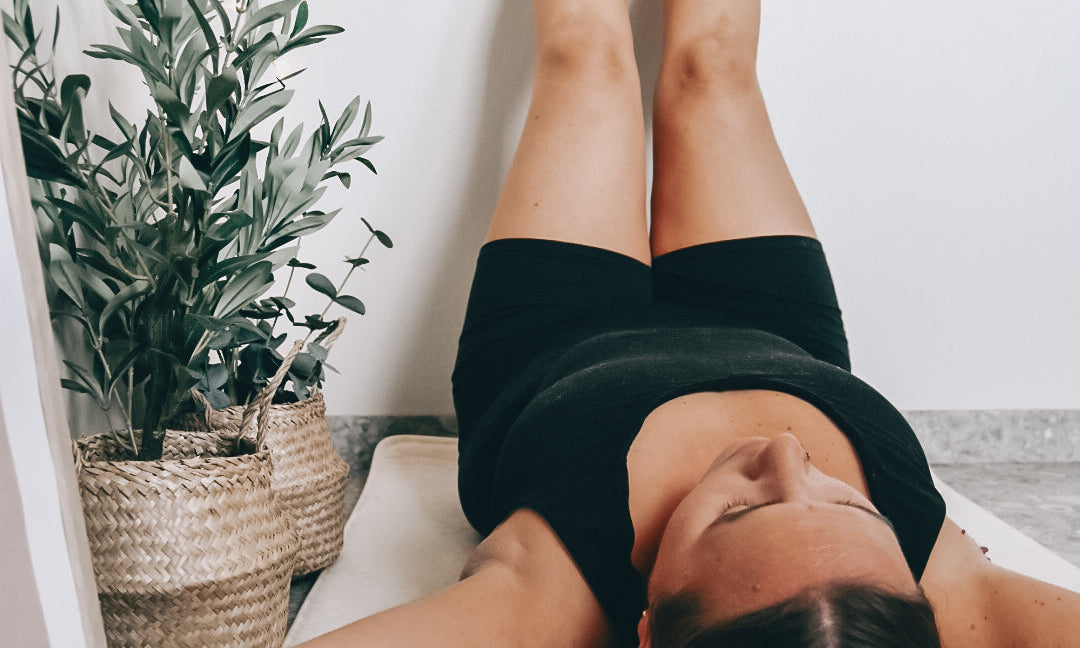 5 min - Yinmeditation för att balansera nervsystemet ( Vattenfallets position)