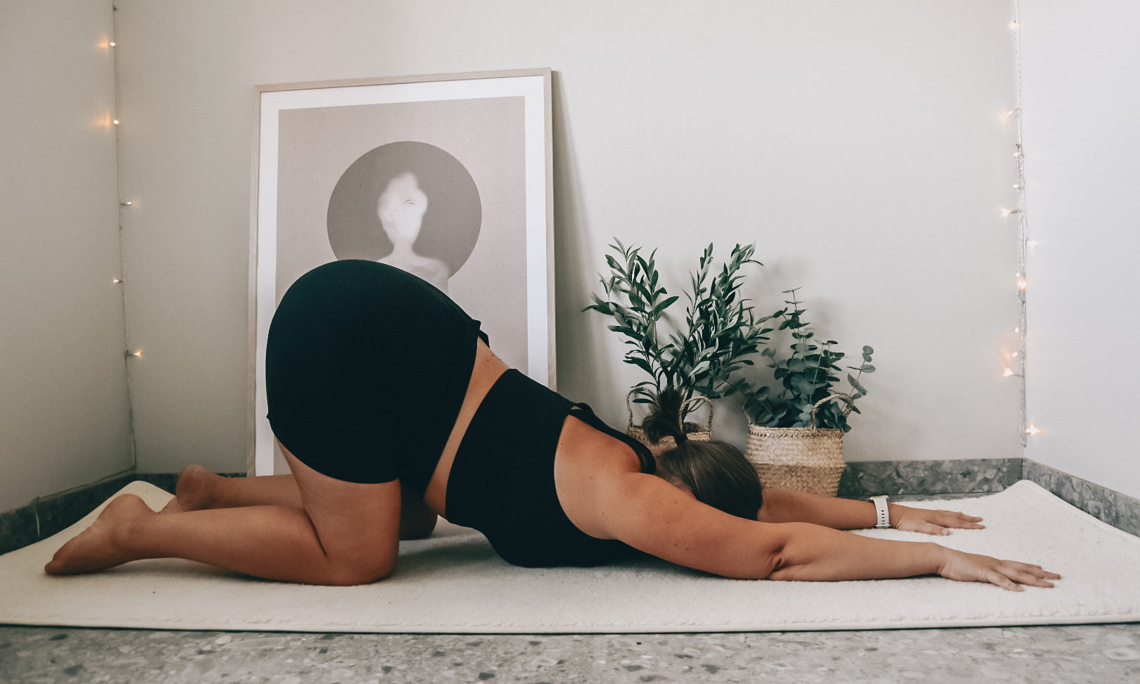 5 min - Yinmeditation efter träning (Överkropp) (Valpens position)