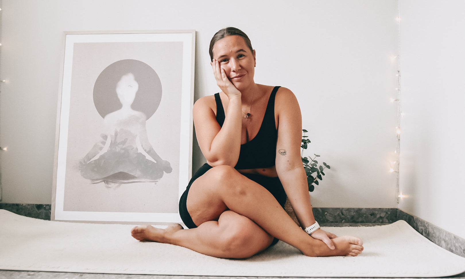 5 min - Yinmeditation i soffan (Skosnörets position)